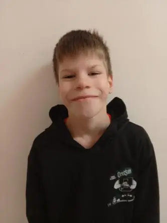 Подростки, не Москва - 9vk3b-ak74.webp