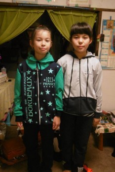 при  обновках... сами выбирали  только  ЭРИ другого  цвета  костюм  пришел