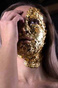 Шелупайки  торчат  во все стороны