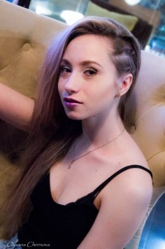 Ну  тут  хоть  фотки  нормальные  тоже  236  штук  ну   еще  можно смотреть только  кое где стенка  как  разбитая  одни  кирпичи