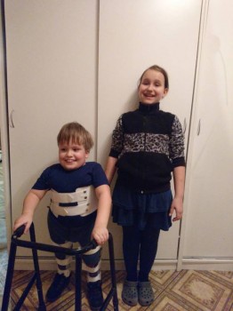 Разница в возрасте 1 год и два дня.