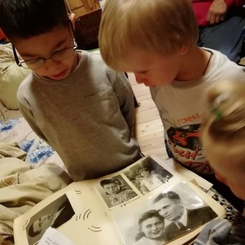 Солнечного настроения тем, кто ищет своих детей  - семейный альбом.jpg