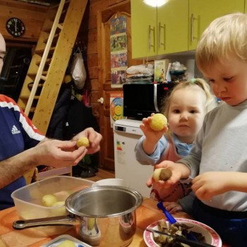 Солнечного настроения тем, кто ищет своих детей  - с картошкой.jpg