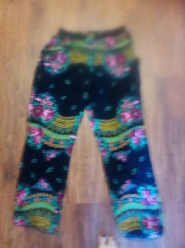 Не сильно хлопковые, но приятные. 210 руб.