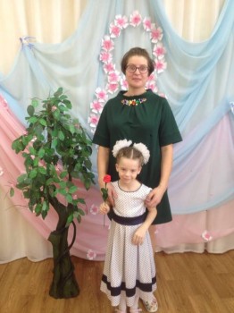 Солнечного настроения тем, кто ищет своих детей  - 8 марта с мамой.jpg