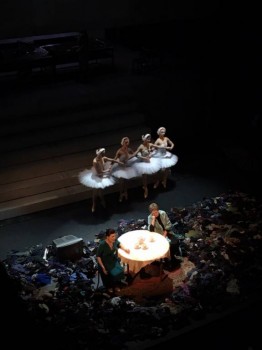 Сегодняшнее  выступление  в спектакле   ВРЕМЯ СЕКОНД ХЭНД