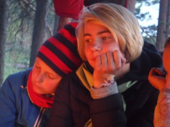 Кем приходишься ты мне, не знаю, но приходишься кем-то навек...