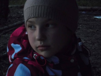 Не веселая, не печальная, словно с темного неба сошедшая...