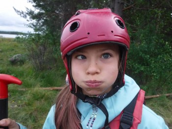 Эх, глазки в кучку, обветренные губки - бантиком, а до мамы еще плыть и плыть...