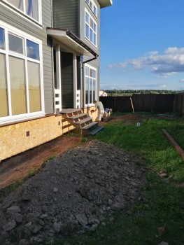 Здесь Миша копал. Кстати, на заднем плане оба.