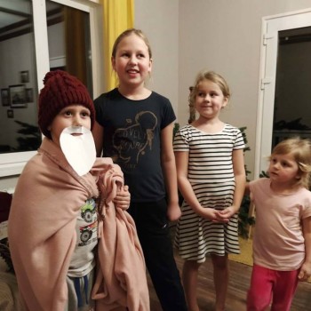  мальчика хотите?  - e9gEOqeLMC0[1].jpg