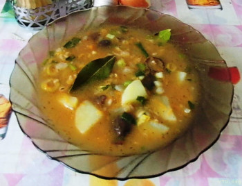 Сегодня на обед - рассольник грибной маслята.JPG