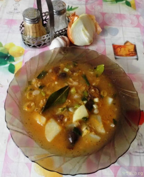 Сегодня на обед - рассольник грибной понедельник.JPG