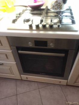 Вот БОШ. Сейчас служит в основном для хранения кастрюль.