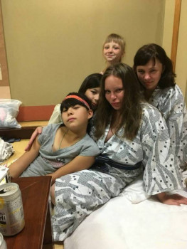 ДВЕ   ПОДРУЖКИ  и  их  потомство