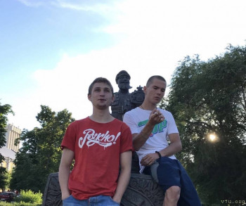 Июль, Пенза. Лёшка с Коляном)