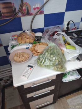 Мои уже лениво что-то берут. Как заканчивается, тогда начинается активность.