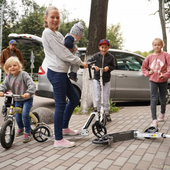 Машина для многодетной семьи. - -DrkzyCQsKY[1].jpg