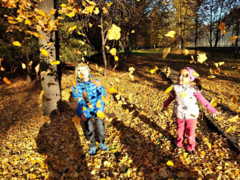 Сколько радости у малышей))