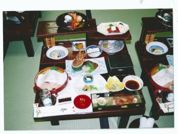 стол  в  ресторане