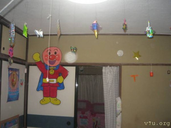 зал   где  девы  обитают  и  зятева  комната  дальше