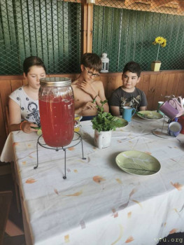 Третий это племянник