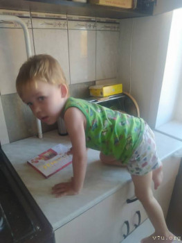 Нам преграды нипочем,<br />Коль к конфетам мы идем....