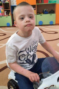 Солнечный Артем ищет семью 2011 г. - ckaxk-hkm0[1].jpg