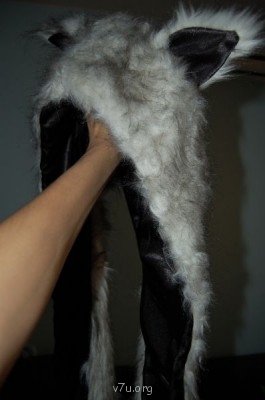 подклада - плащовка, сверху свалявшаяся волосня.холодная. сволочи (((