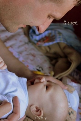 Радуется папке..