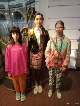 Оксана, Лиза и Лика.