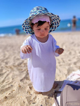 Где-то там ползет жук