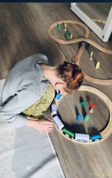 Паровозик на 1 батарейке тянет вагоны и +икеевские