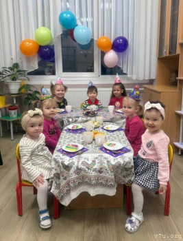 Почти двойняшки Богдан и Алёнка Санкт-Петербург  - image.jpg