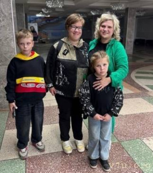 Отличница, красавица - улыбчивая Анечка, несколько месяцев в дд - image.jpg