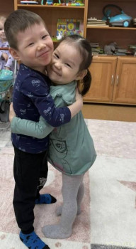 Почти двойняшки Богдан и Алёнка Санкт-Петербург  - image.jpg