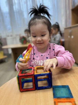 Почти двойняшки Богдан и Алёнка Санкт-Петербург  - image.jpg