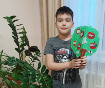 Амир, Альбина, Ахрор и жираф - image.jpg