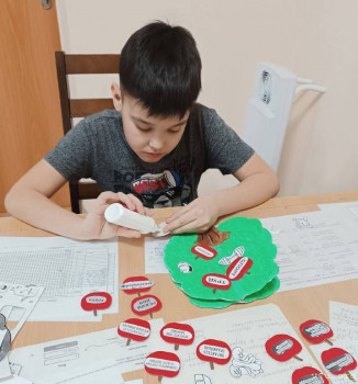 Амир, Альбина, Ахрор и жираф - image.jpg