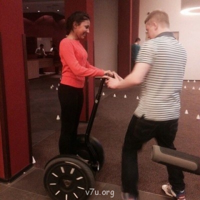 Соня на выставке роботов