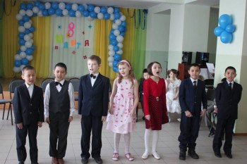 праздник 8 Марта в школе