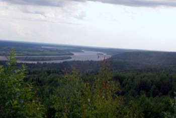 Вид с Красной горки на Пинегу