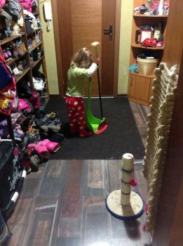 Солнечный приемный ребенок. - уборка.jpg