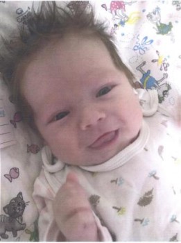 У нашей семьи первый день рождения  - Нюта маленькая.jpg