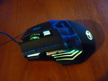 Я скотч не отклеивала, Ваньке оставила.