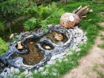 Сейчас вместо писающего мальчика у нас вот такой фонтан-осьминог