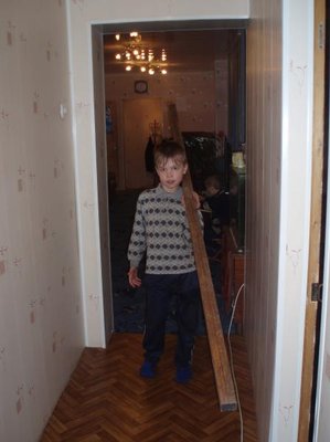 Даже ребенку под силу поднять.