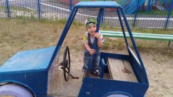 Солнечного настроения тем, кто ищет своих детей  - в машине.jpg