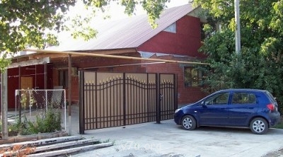 забора и сайдинга пока нет