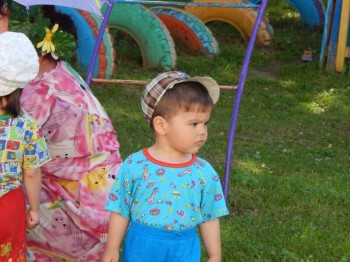 Малыши ждут  - сережка.JPG